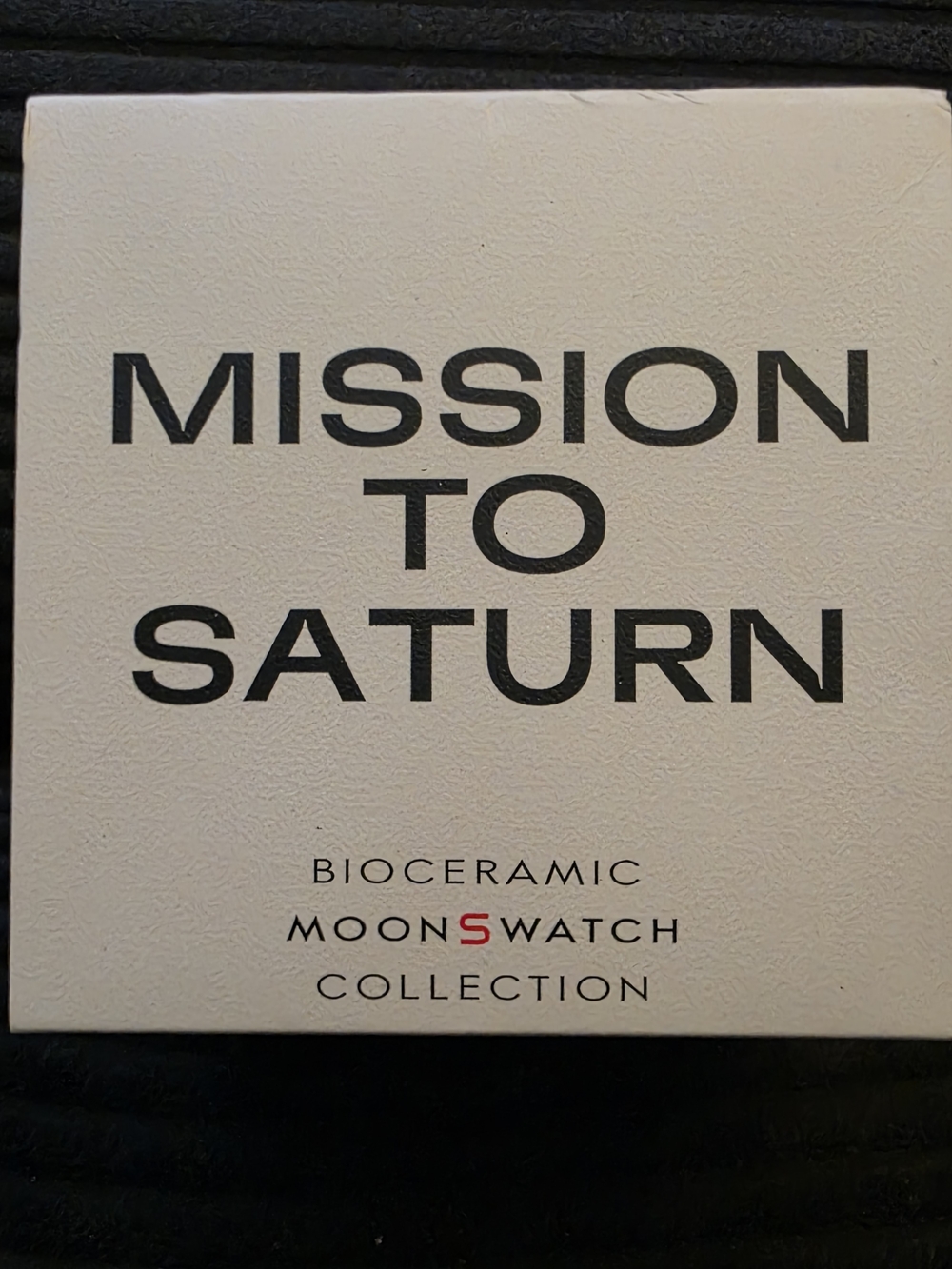 Swatch x Omega Bioceramic MoonSwatch "Mission to Saturn" (Reference: SO33T100). - Picture 8 of 8